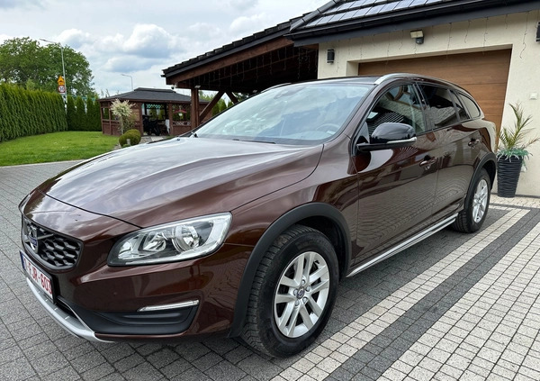 Volvo V60 Cross Country cena 67000 przebieg: 190000, rok produkcji 2018 z Kraków małe 742